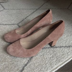 Unisa Beige velvet heels 👠